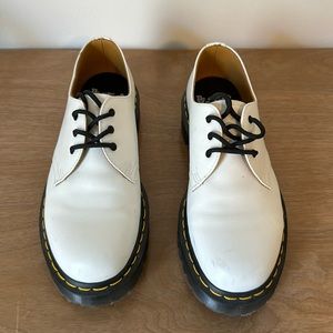 Dr. Martens White Oxford